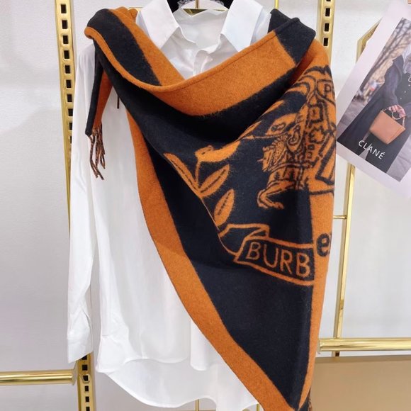 ๐โจAUTHENTICโจ๐Burberry scarf - Picture 4 of 6